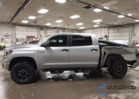 2018 Toyota Tundra Sr5 5.7L V8 z USA, uszkodzony, nr VIN 5TFDY5F11JX700366